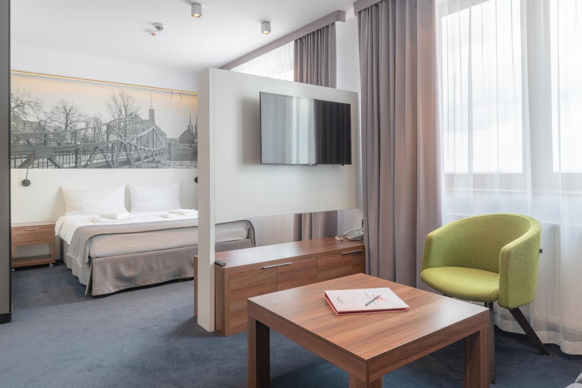 Terminal Hotel Вроцлав Екстер'єр фото