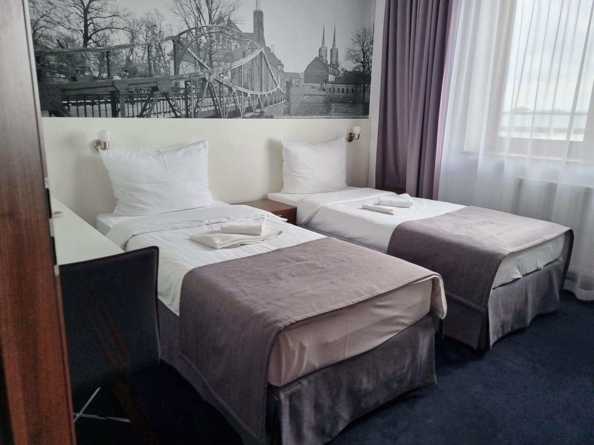 Terminal Hotel Вроцлав Екстер'єр фото