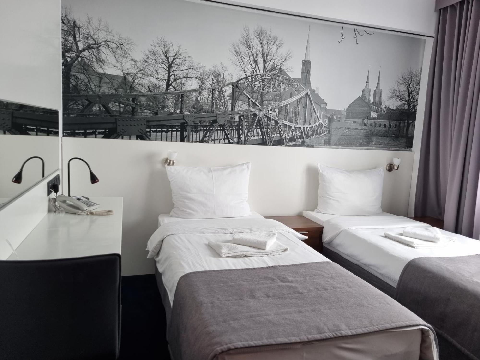 Terminal Hotel Вроцлав Екстер'єр фото