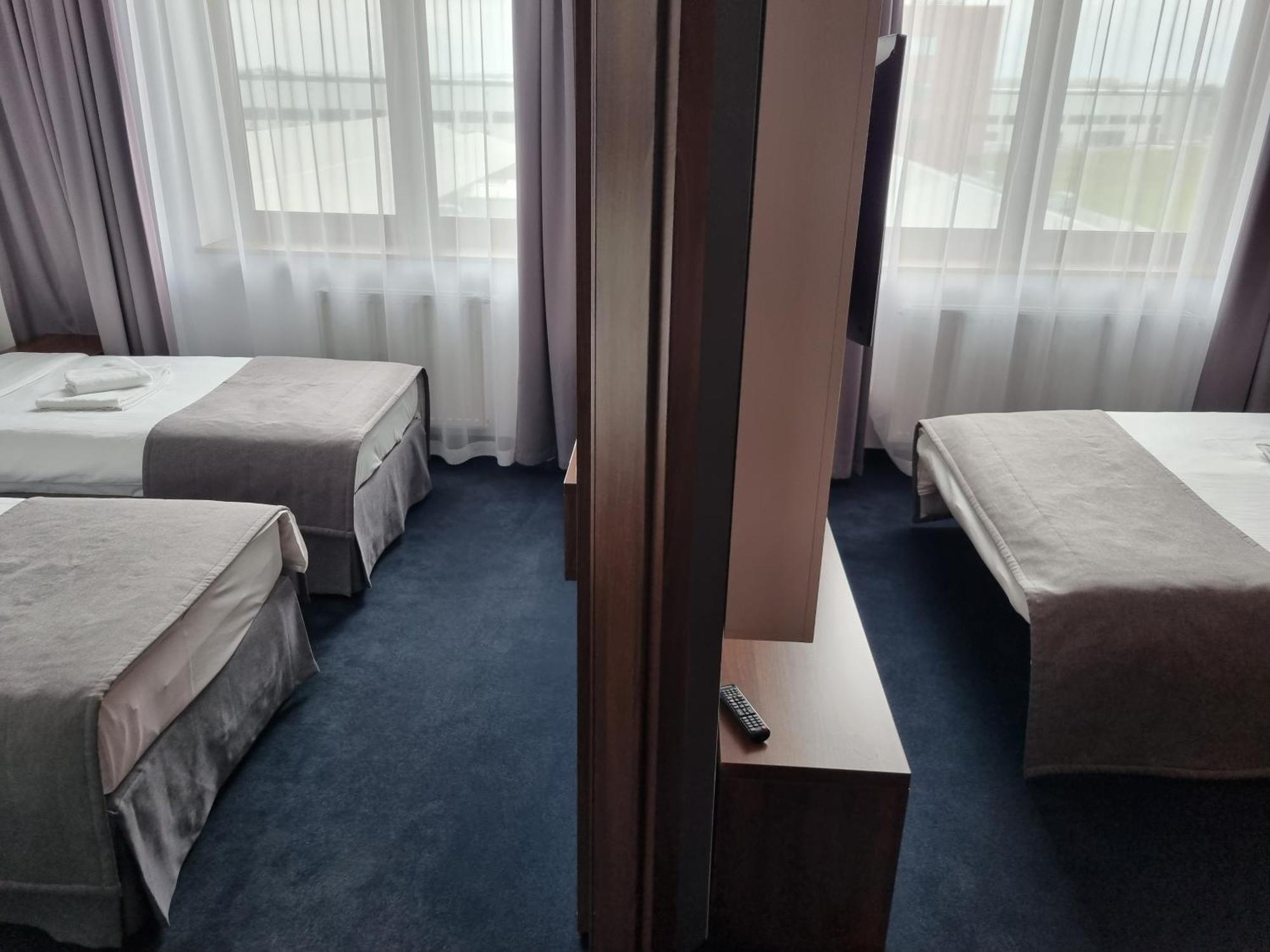 Terminal Hotel Вроцлав Екстер'єр фото