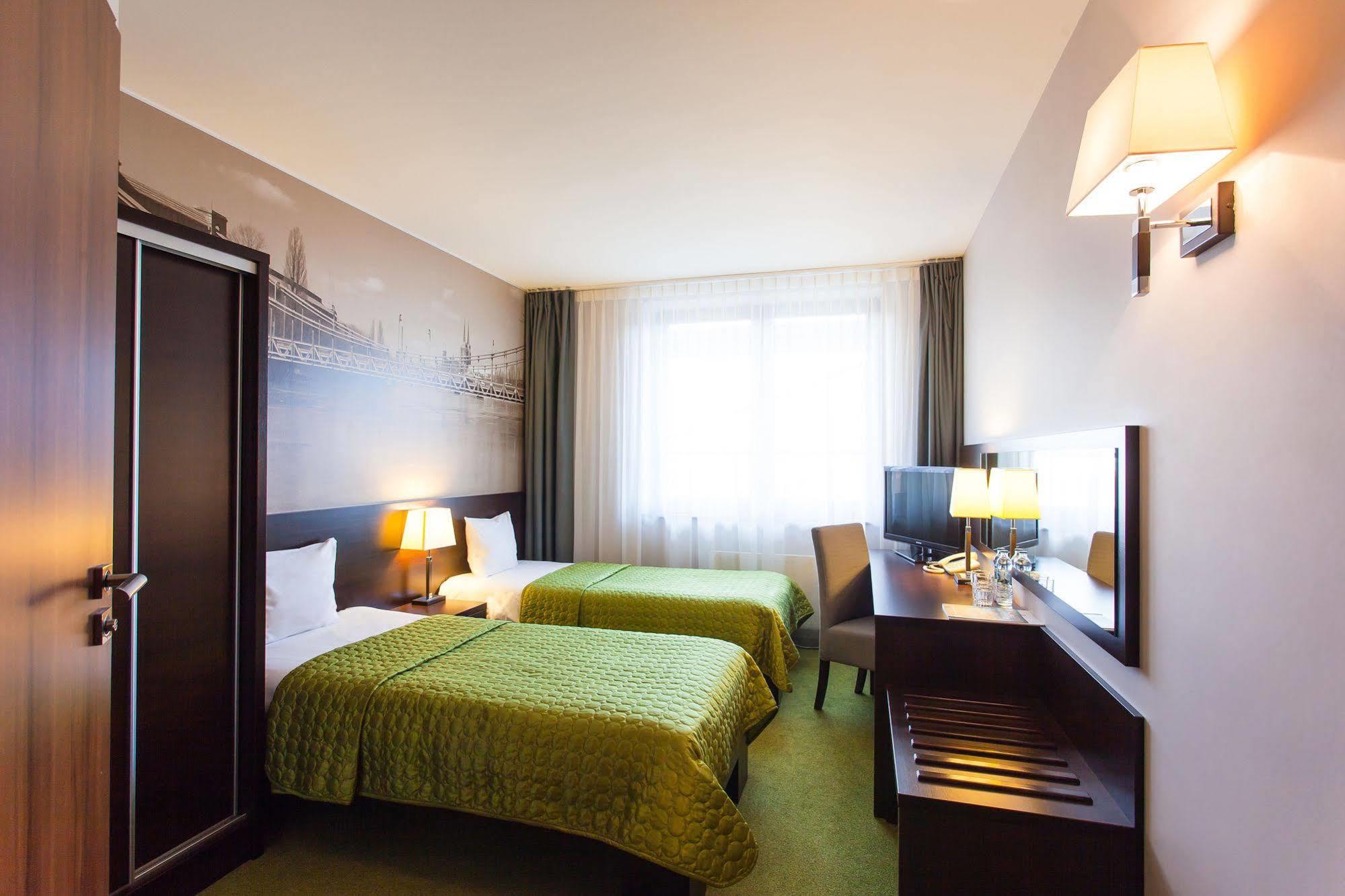 Terminal Hotel Вроцлав Екстер'єр фото